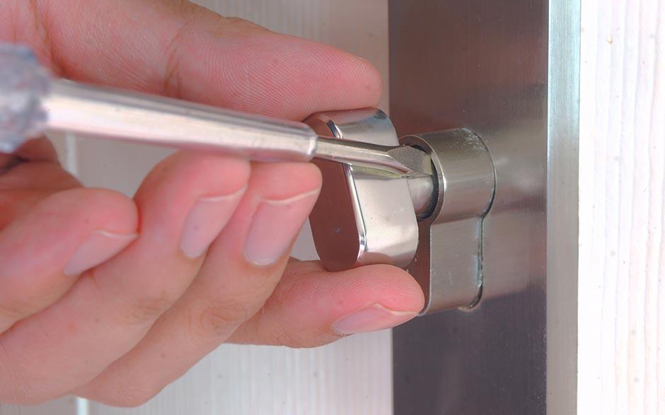 ouvrir une porte d'entrée bloquée Buc